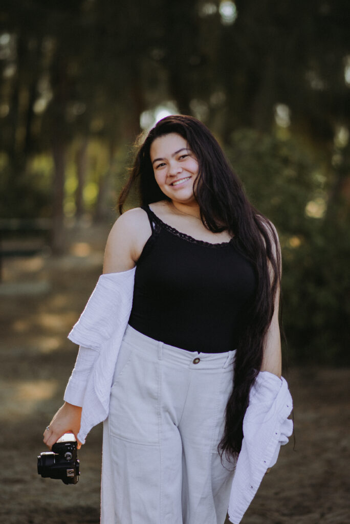 Personal branding photo of Kadi, highlighting her style and journey in photography mentorship.